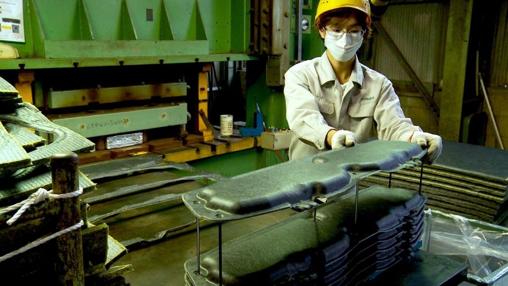 الیاف بازیافتی نیسان Leaf